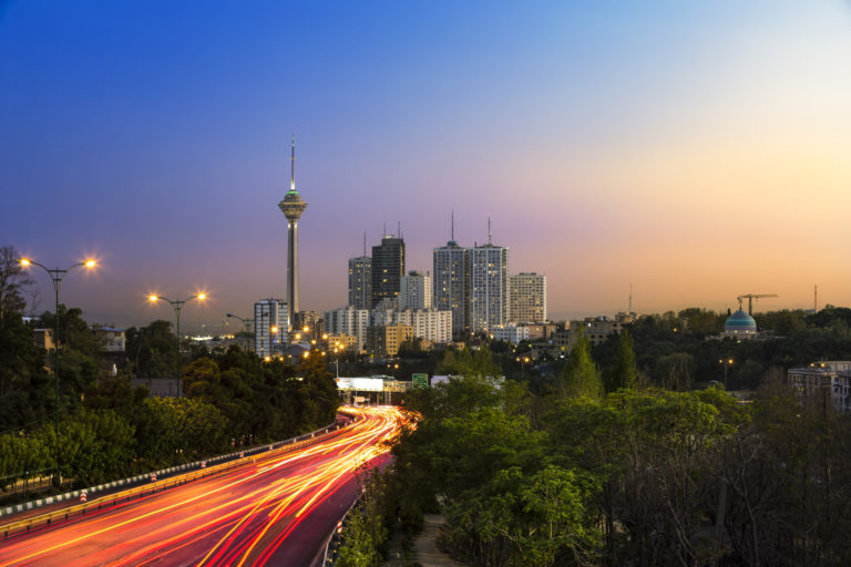 پنجره ای رو به خانه پدری سه شنبه ۱۵ بهمن