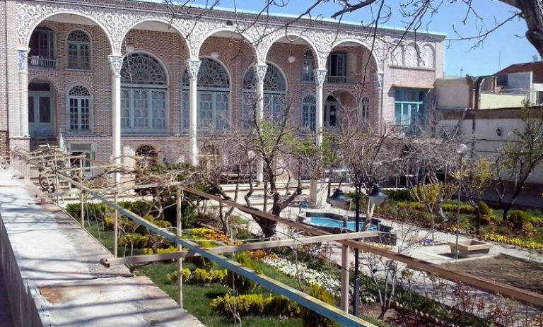 پنجره ای رو به خانه پدری دوشنبه ۱۲ اسفند