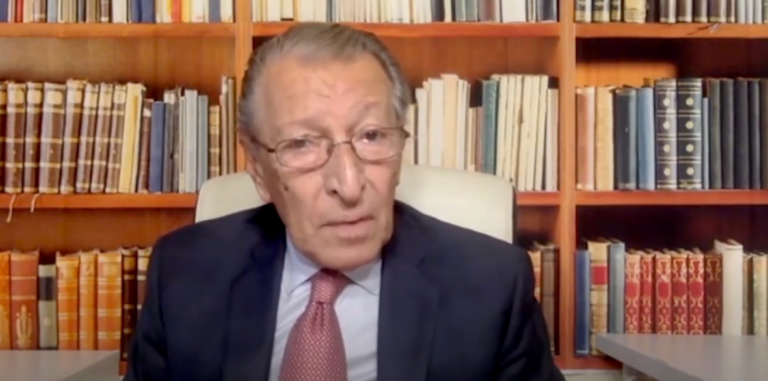 شاخه های این درخت کهن دوشنبه ۶ امرداد