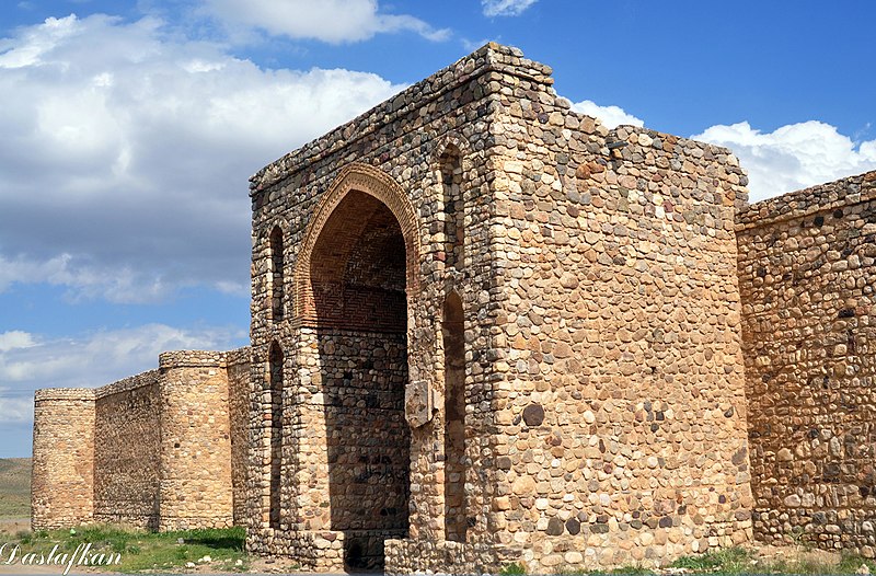 قلعه_قديمي_در_استان_سمنان_Old_castle_in_semnan_iran_-_panoramio
